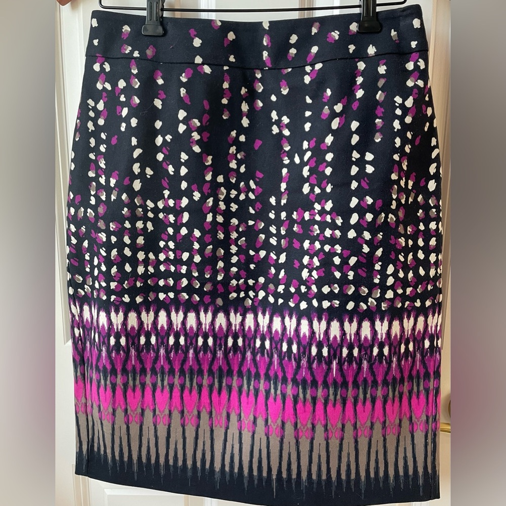 4 for $20 special 
Ann Taylor Pattern Skirt w/ Fuchsia/Pink/Tan/Off White/Black